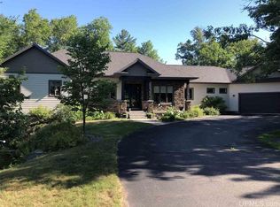 2853 Northcrest Dr, Marquette, MI 49855