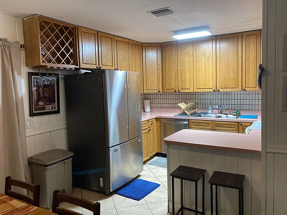3rd image of 6869 Bayshore Drive