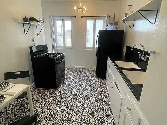 2nd image of 7948 Blackburn Ave APT 7