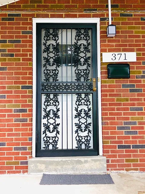 371 Spahr St photo 1