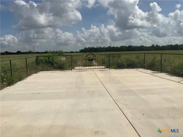 2647 Fm 3282, Gonzales, TX 78629