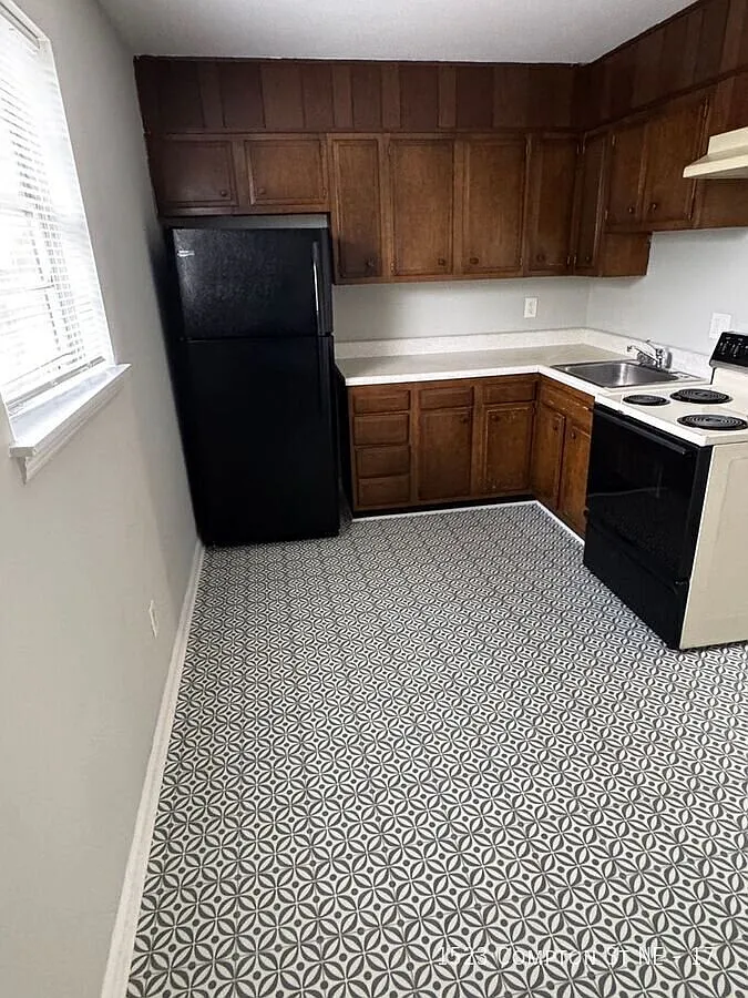 1523 Compton St NE — Photo 2