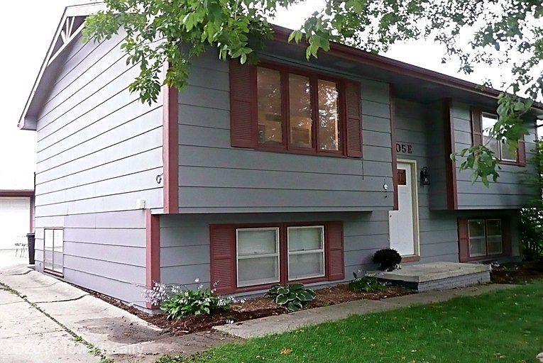 1st image of 105 E Laura Ln