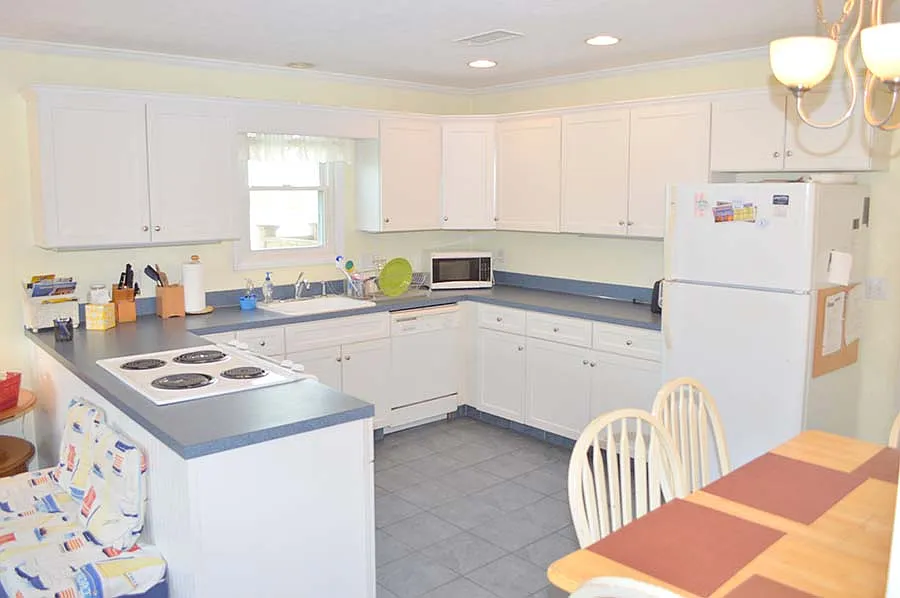 3 bed, 936 sqft, $2,850 — Photo 2