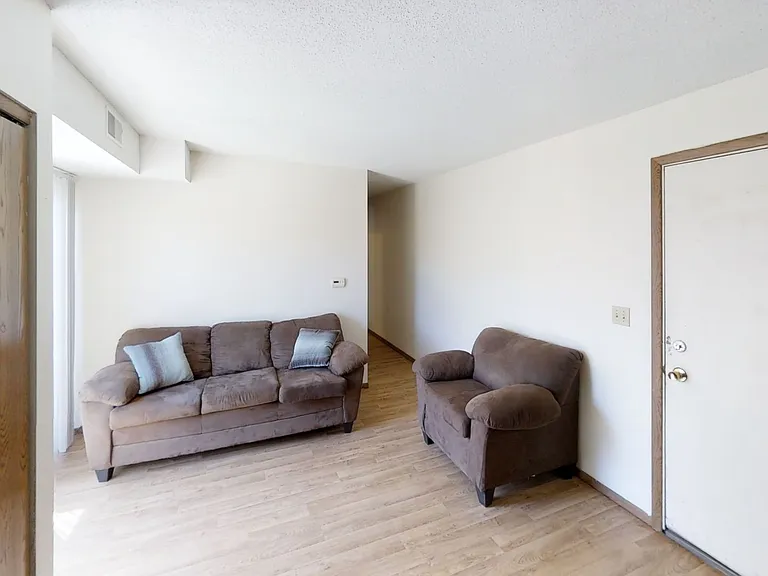 905 W Oregon St — Photo 14