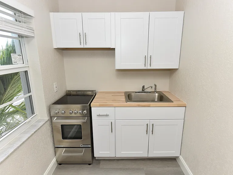 605 N Federal Hwy #7 — Photo 5