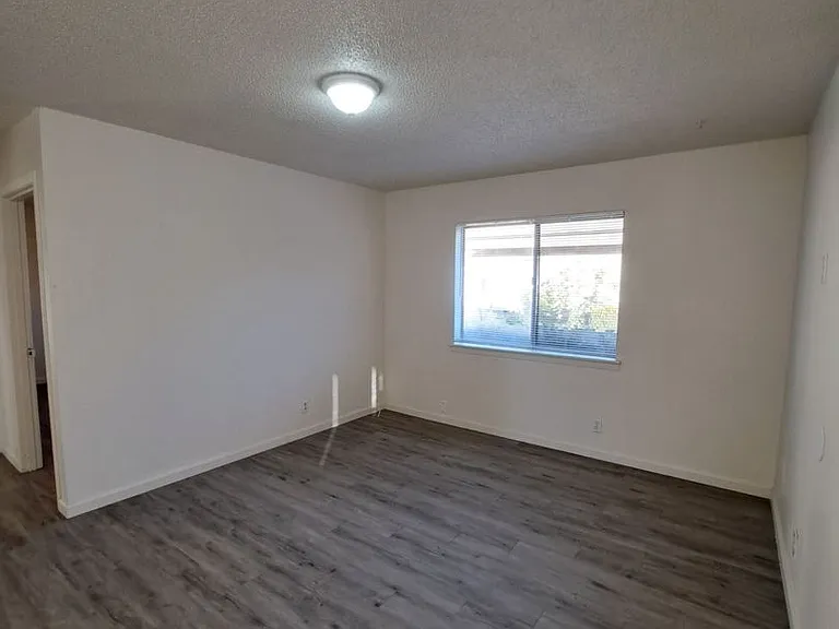 1008 Jefferson Ave. — Photo 7