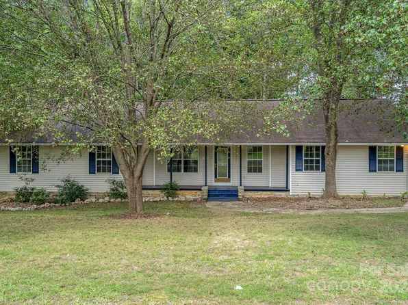 3343 Blackvine Dr, Matthews, NC 28105