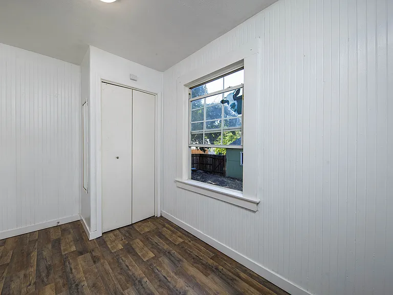 303 E Arcade St — Photo 15