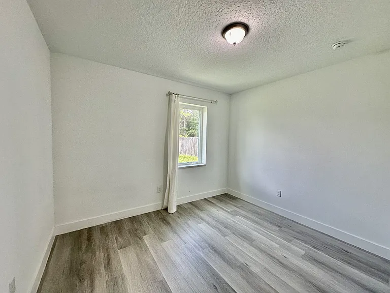 1370 Cogan Dr SE — Photo 13