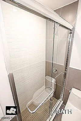 Rented by Jonis Realty | media 5