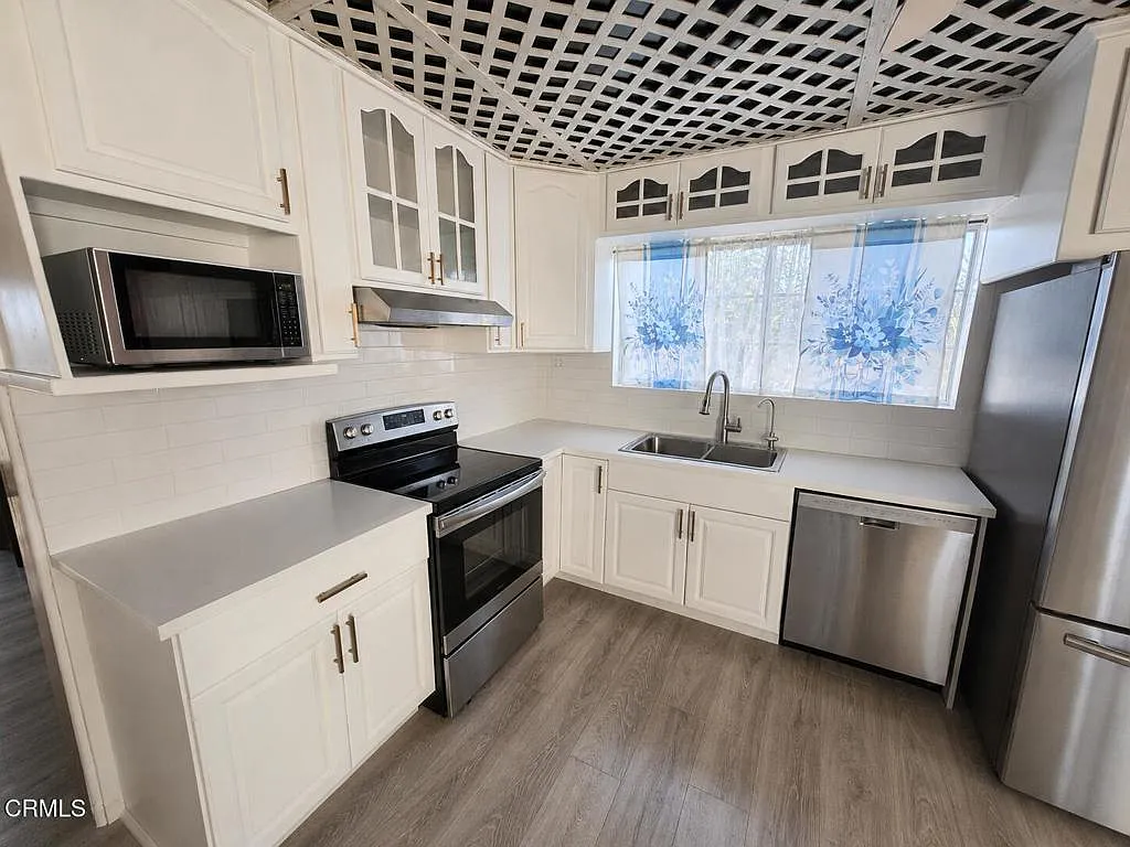 5 bed, 2.0 bath, 1847 sqft, $2,600 — Photo 3