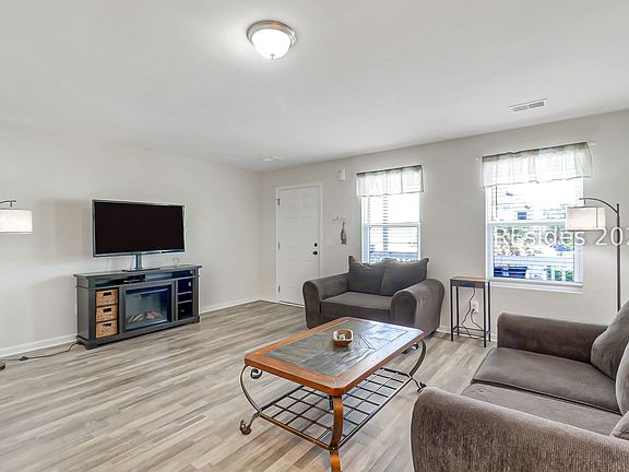 2nd image of 107 Palmetto Breeze Cir