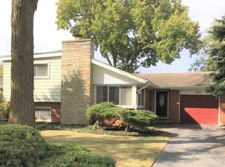 331 E Huntington Ln, Elmhurst, IL 60126