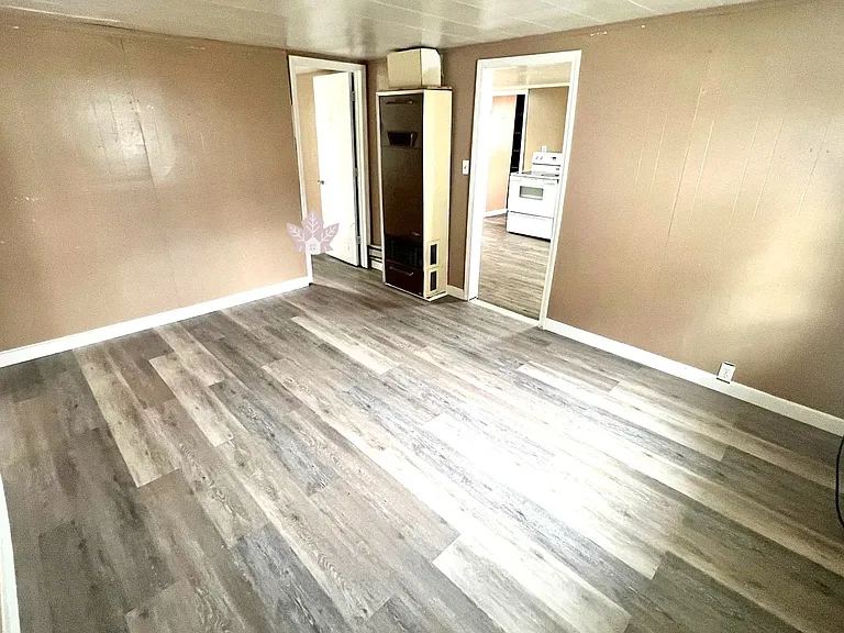 413 E South D St — Photo 6