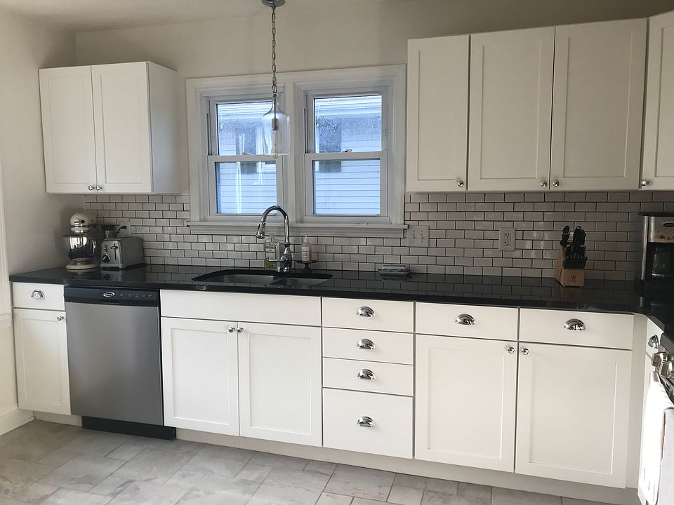 2nd image of 118 Bronson Rd