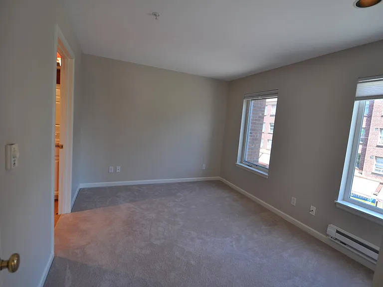 1417 Queen Anne Ave N #305 — Photo 16