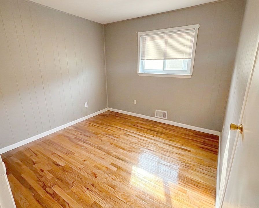 1st image of 11 Nadal Pl Floor 1