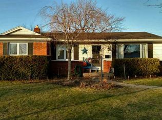 3219 N Eastmoreland Dr, Oregon, OH 43616