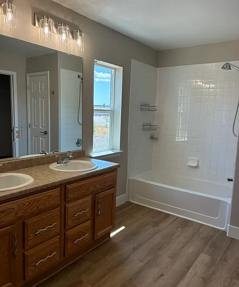 2312 N Xenia St — Photo 22