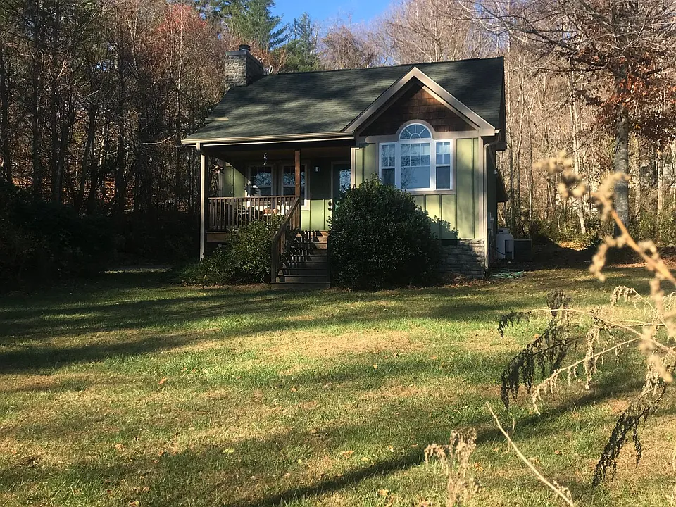 5 Speckled Hen Ln