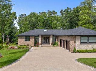 2322 Cherrylawn Ave, Bloomfield Hills, MI