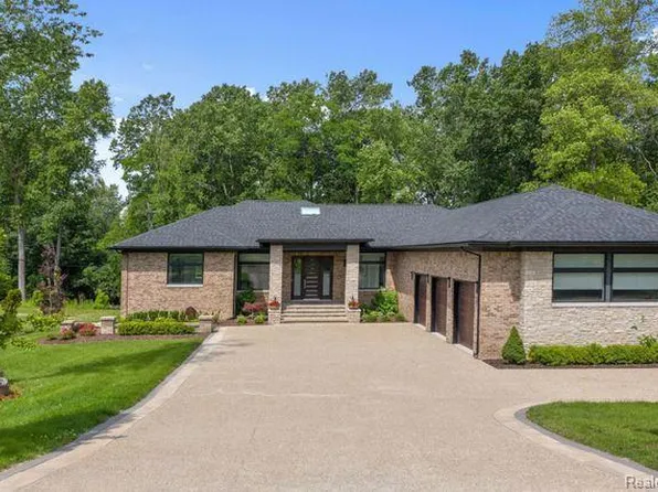 2322 Cherrylawn Ave, Bloomfield Hills, MI 48302
