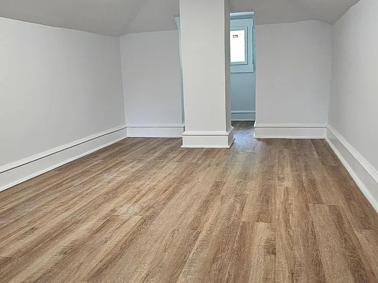 210 W McNeal St — Photo 18