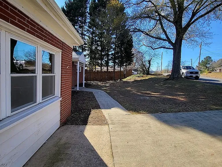 317 N Woodberry Ave — Photo 2