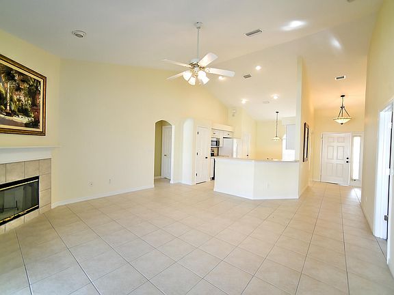 3rd image of 5407 Frederick Lake Dr