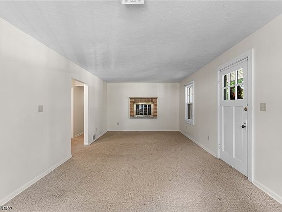 4th image of 353 Southeast Ave