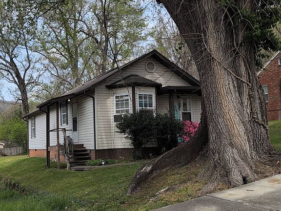 3rd image of 411 N Chamberlain Ave
