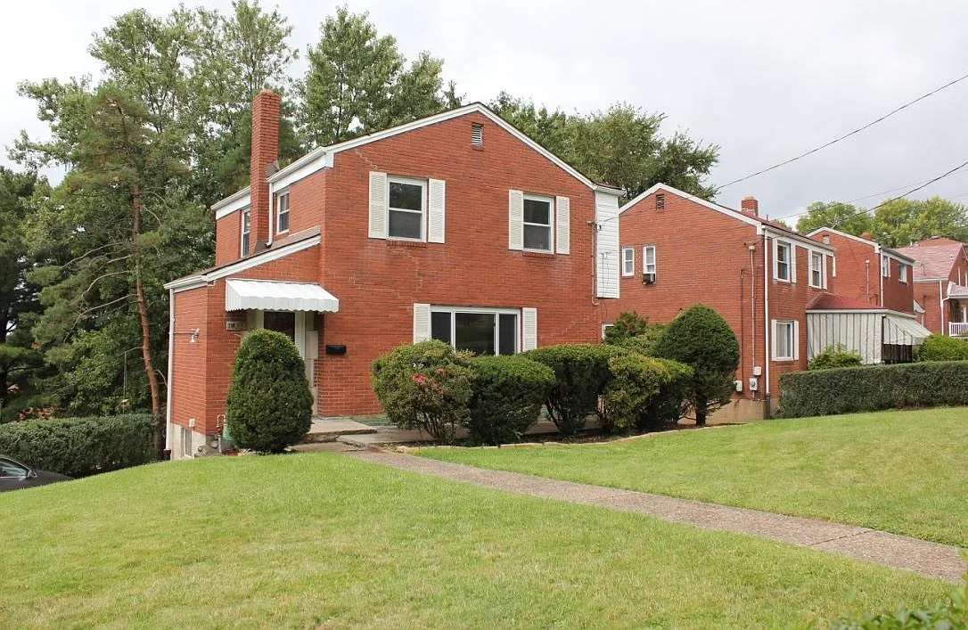 3 bed, 1.5 bath, 1137 sqft, $1,725 — Photo 2