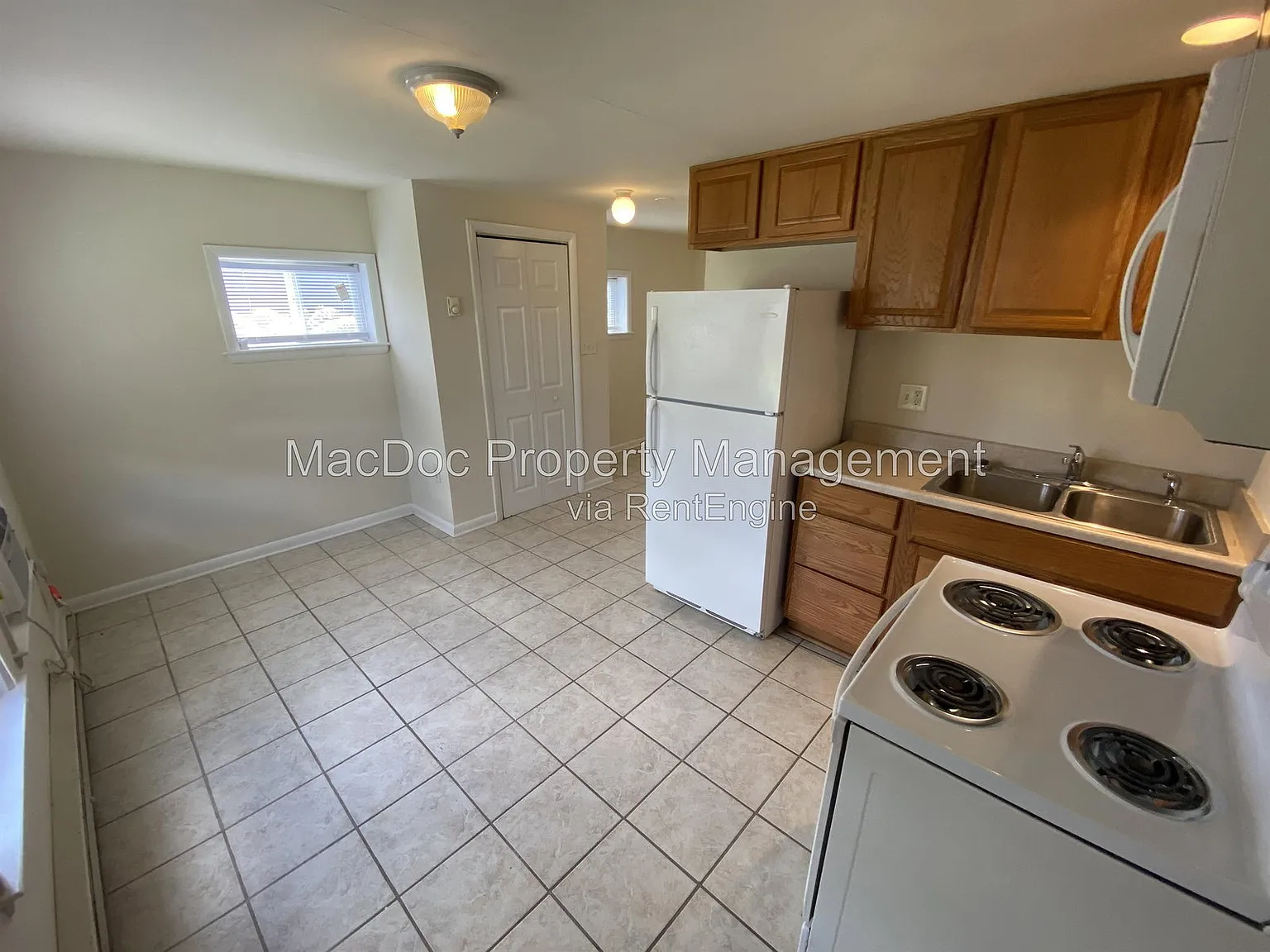 1 bed, 1.0 bath, $1,295 — Photo 4
