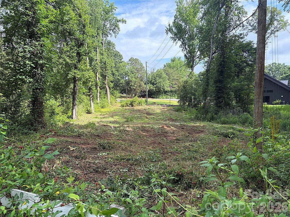 1st image of 605 Shiloh Rd