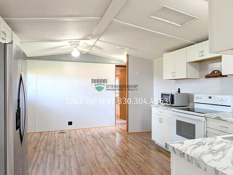 7374 Peabody Kent Rd — Photo 3