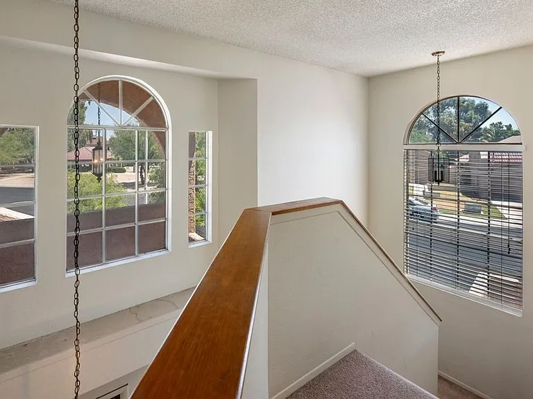 1113 W Highland St — Photo 20