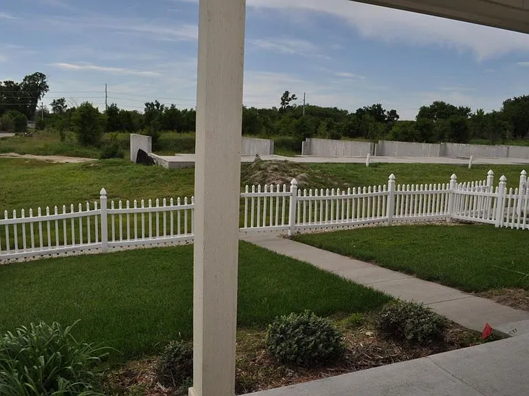 53 Fuller Cir — Photo 2