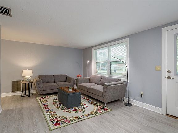 4th image of 7730 Chapel Ave