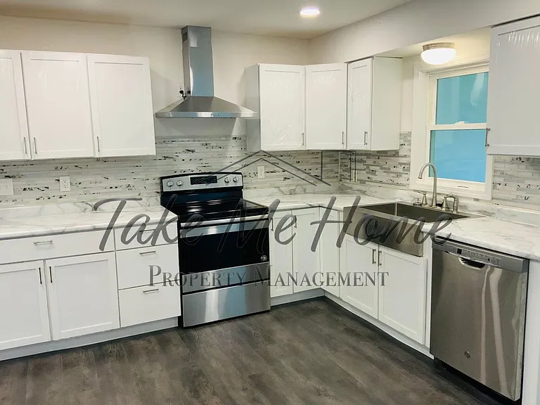 1941 S Sagamont Ave — Photo 6