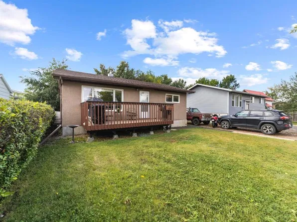 6115 N 50a Ave, Stettler, AB T4K 1C9