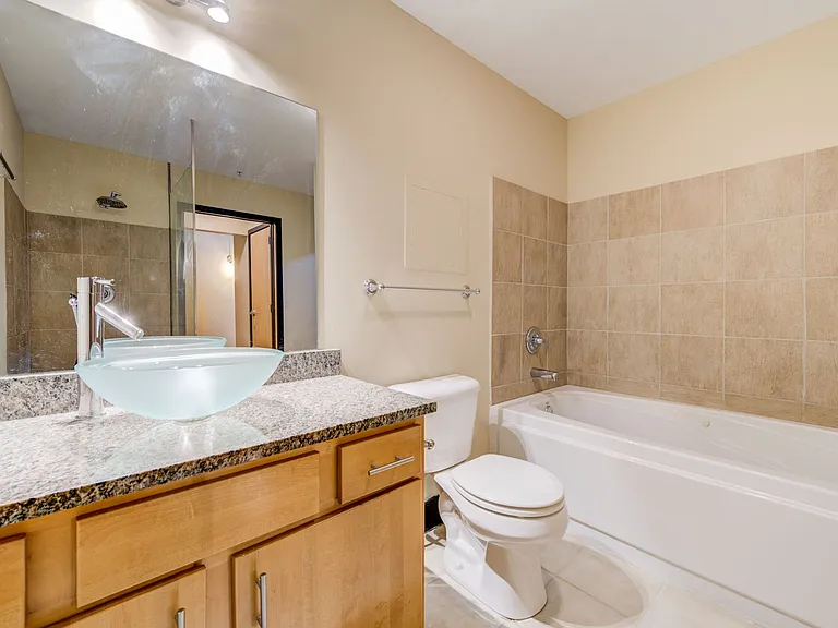 1113 Washington Ave #418 — Photo 19
