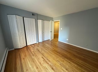 1515 W Morse Ave #2111, Chicago, IL 60626