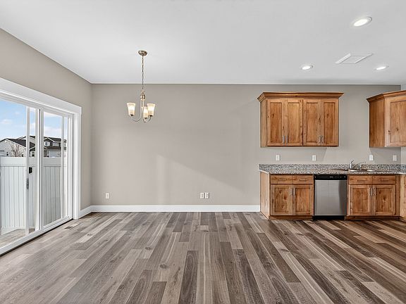 4th image of 2845 Blackwood