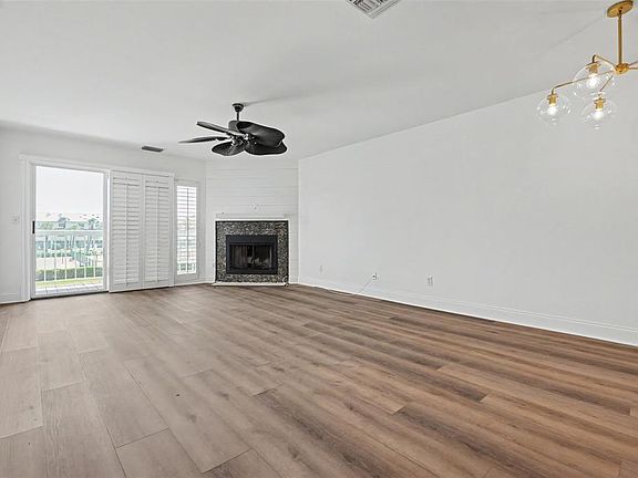 4th image of 269 Madeira Cir