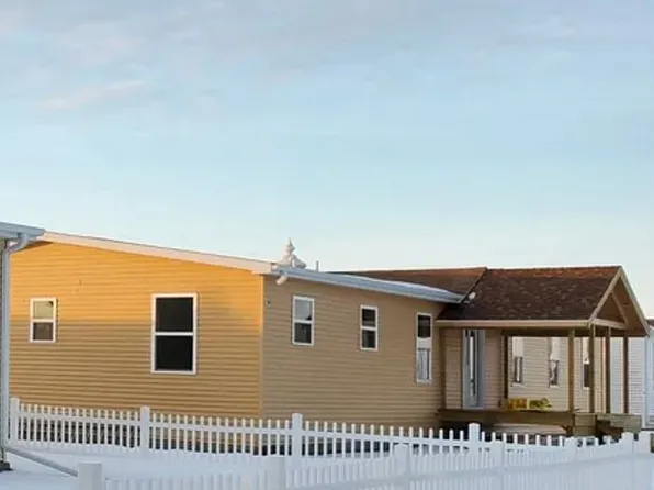 1678 Apple Ln, Fairfield, IA 52556