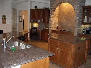 4th image of 1041 Crescent Dr