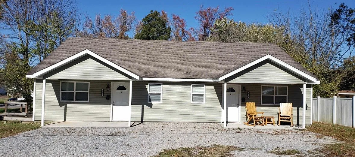 3 bed, 1.0 bath, $1,150 — Photo 1