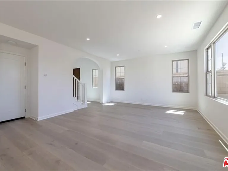 113 Escala — Photo 9