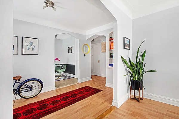 Sold by Compass | media 25